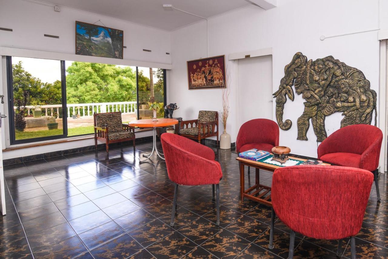 King Leisure Residence Канди Экстерьер фото